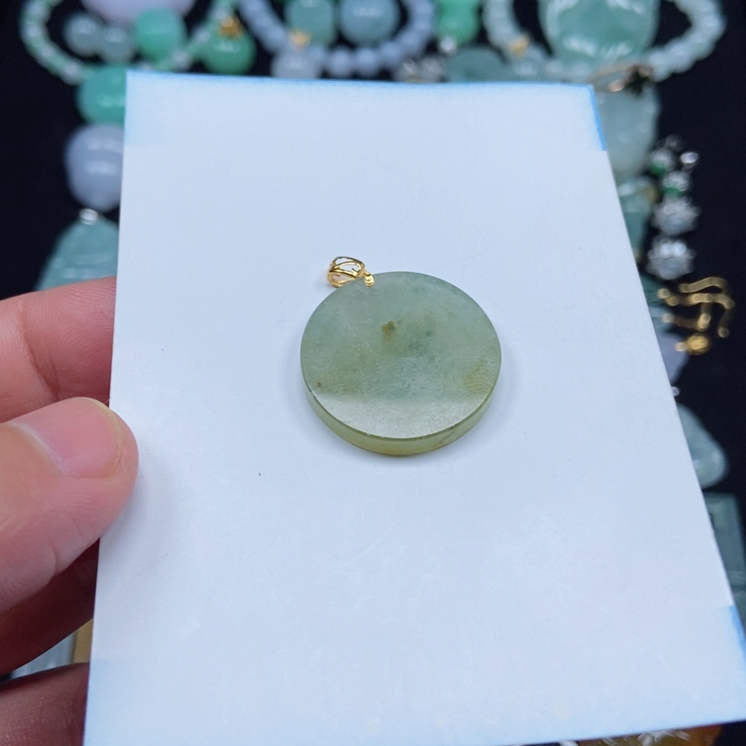 翡翠未镶嵌颈饰无氏牌