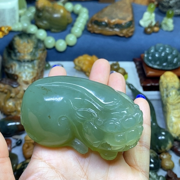 蛇纹石玉未镶嵌岫玉把件