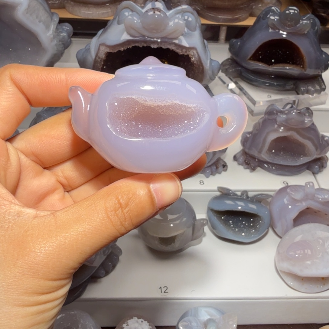 郑***陌玛瑙/玉髓未镶嵌把件