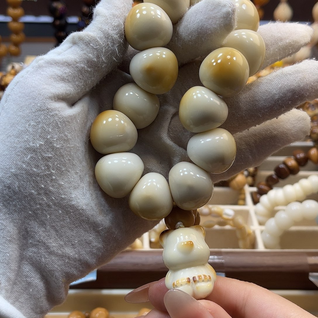 圈***圈手串/手链菩提加一个小熊提溜棉线