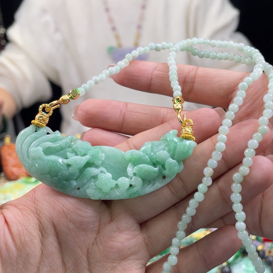 翡翠颈饰未镶嵌代编织