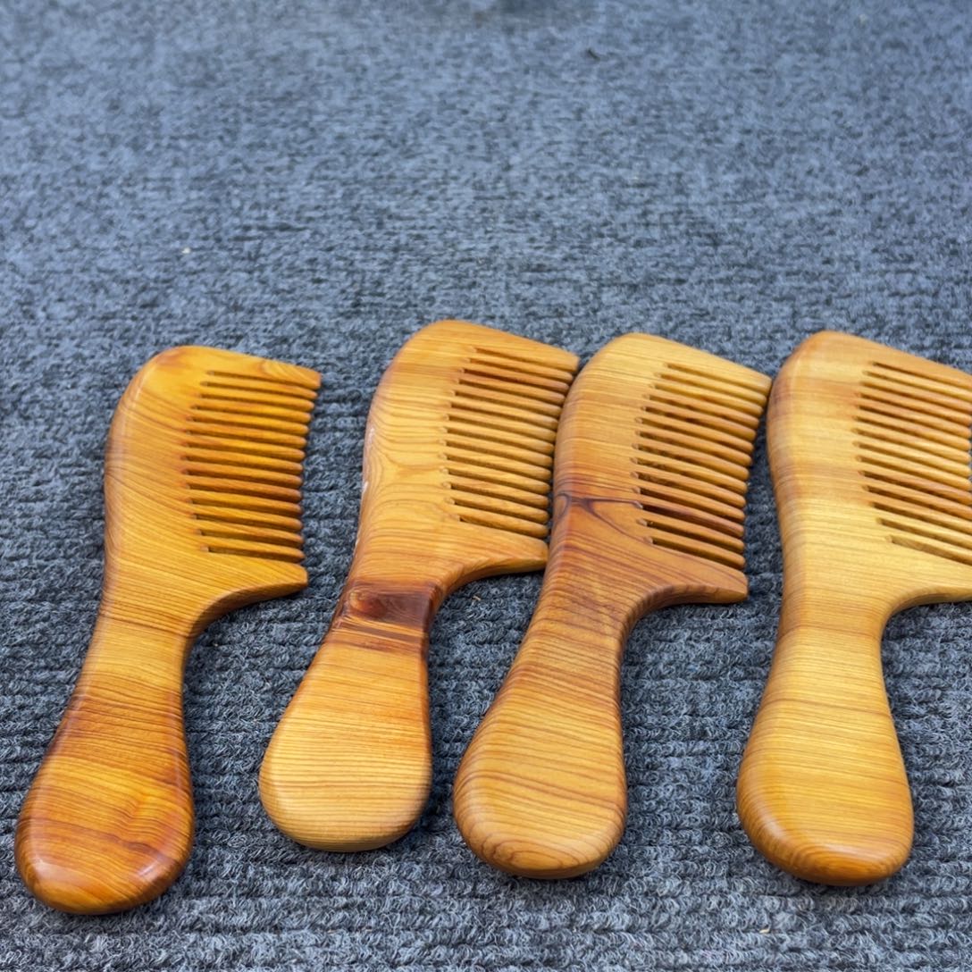 柏木（崖柏）纯手工梳子，到手一个，太行崖柏