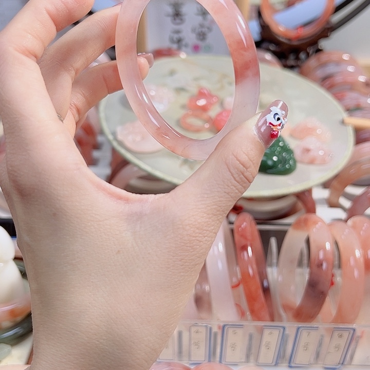 石英质玉手镯未镶嵌看****…