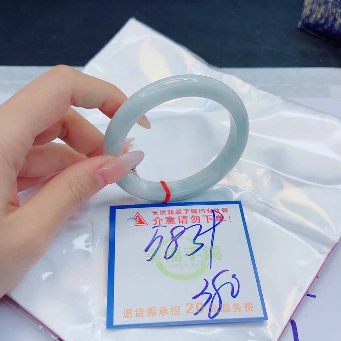 翡翠手镯未镶嵌1111111111111111