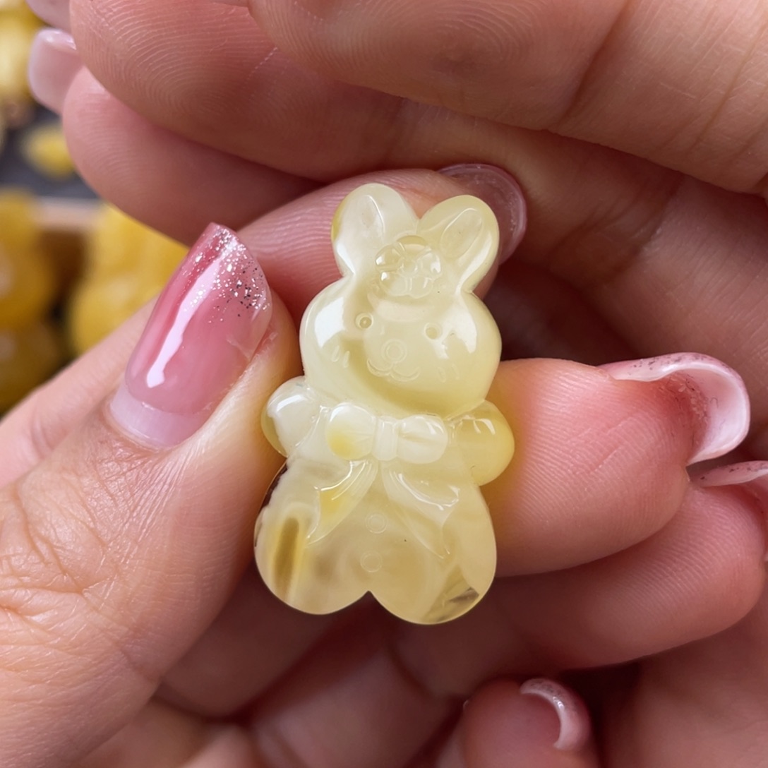 琥珀裸石未镶嵌蜜蜡