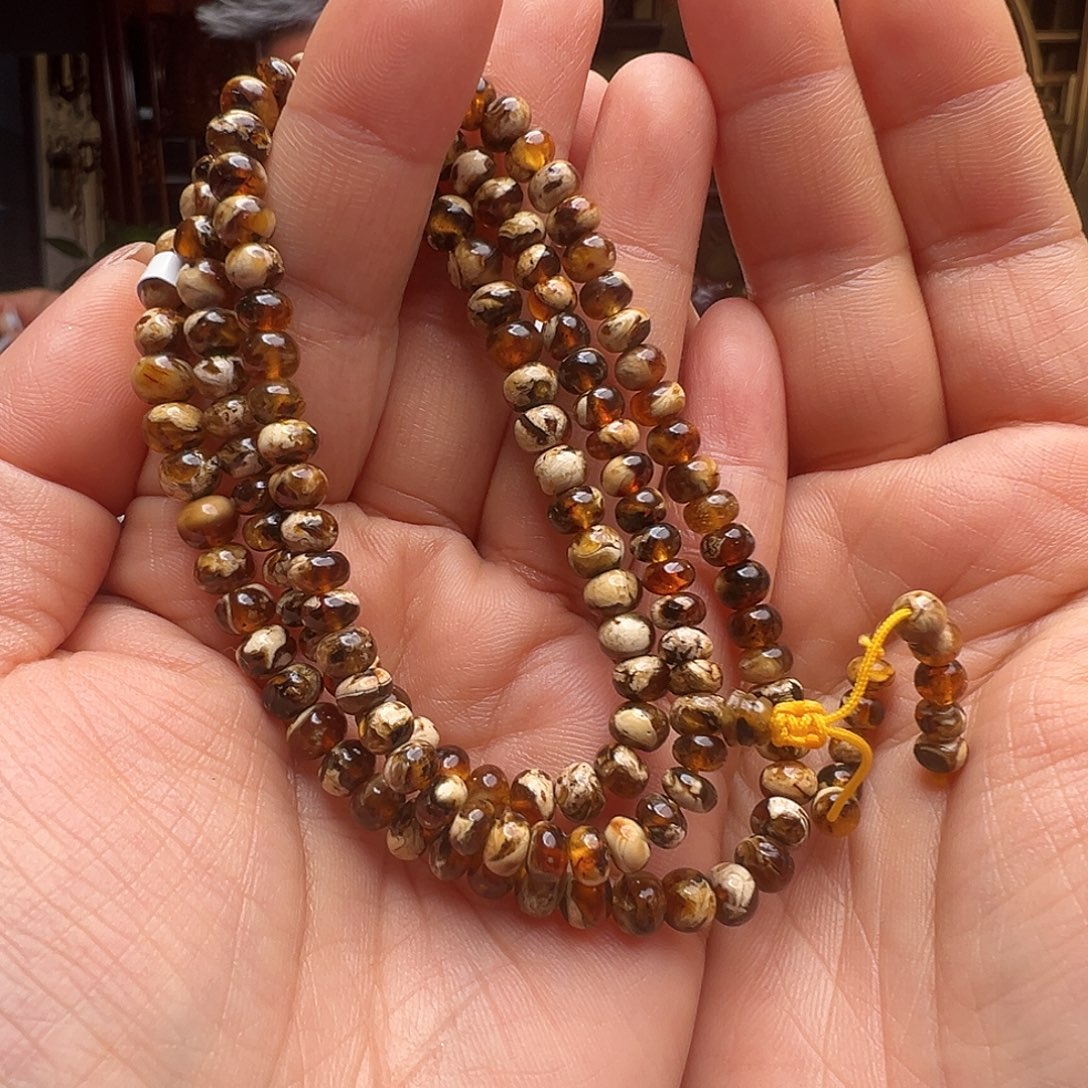 琥珀未镶嵌裸石抚顺琥珀20680五