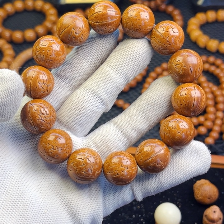 桃核手串?**瓢18尺桃核2条