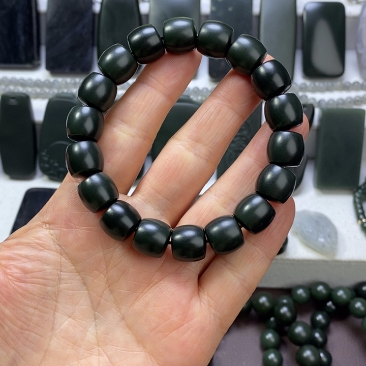 和田玉未镶嵌珠宝奇石