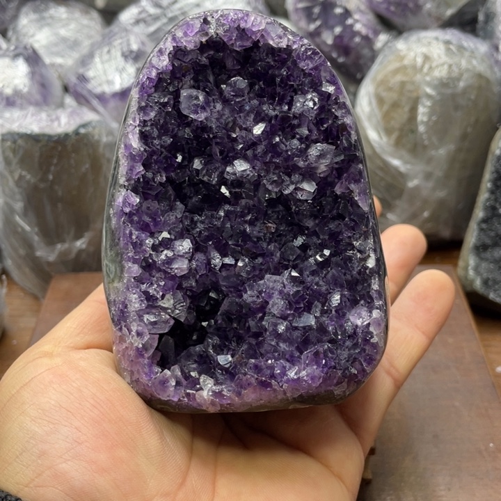 大***走水晶大型摆件（非配饰）未镶嵌