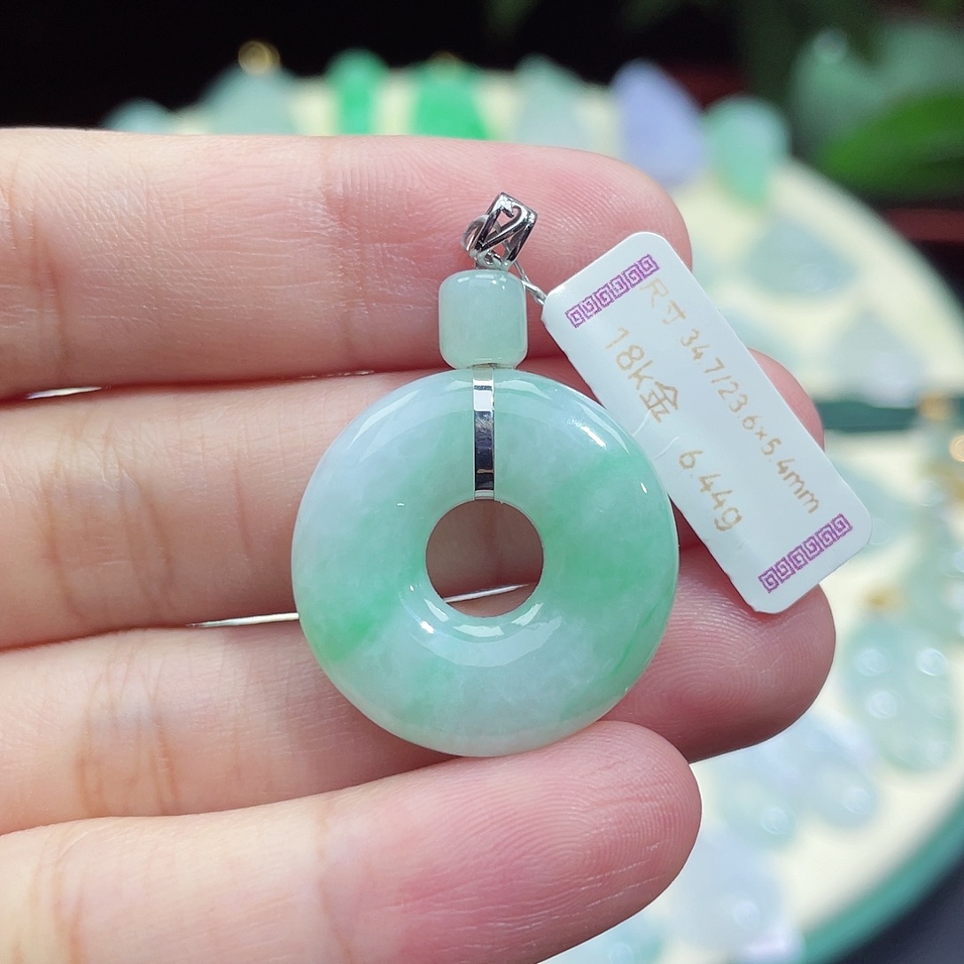 颈饰18K金镶嵌翡翠甜甜圈