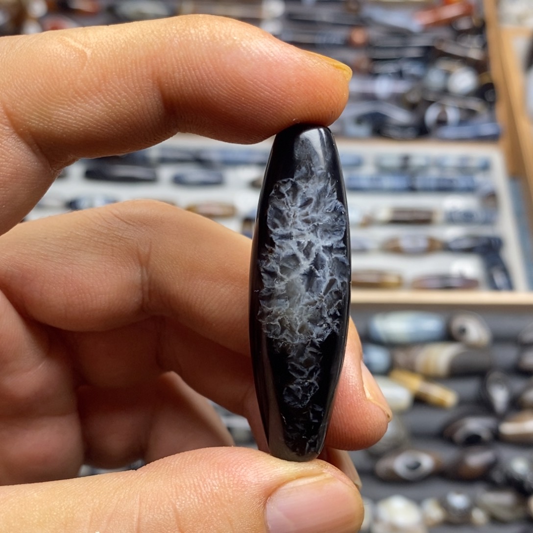 玛瑙/玉髓散珠缠丝玛瑙天珠