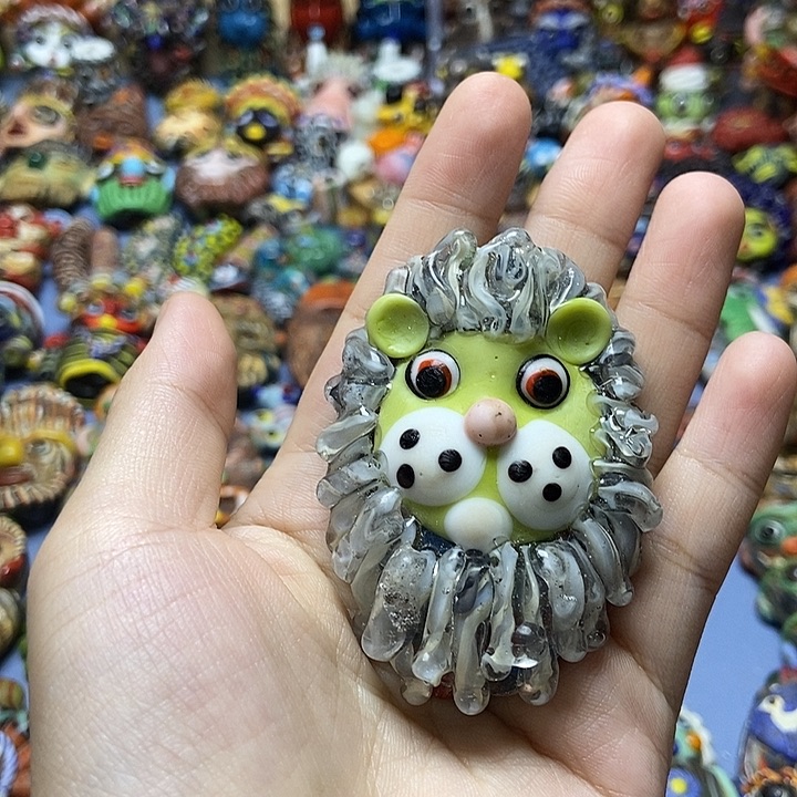 琉璃颈饰大狮子一个225