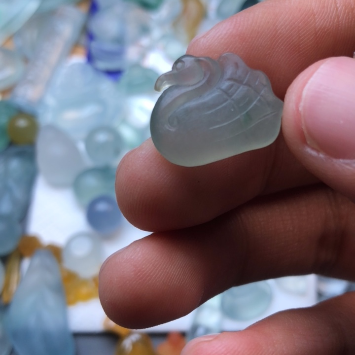 定制翡翠未镶嵌挂件