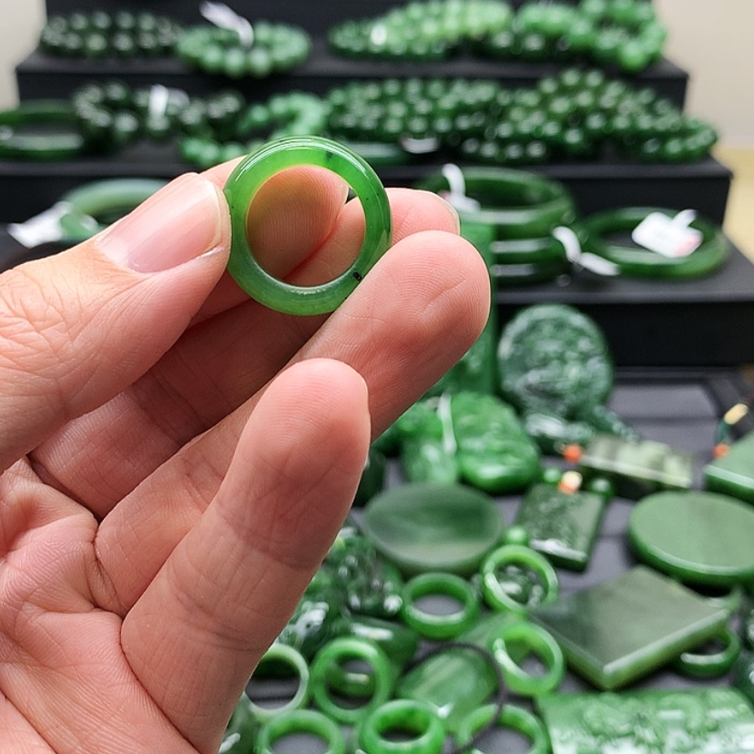 【闪购商品】和田玉（碧玉）戒指未镶嵌大**?