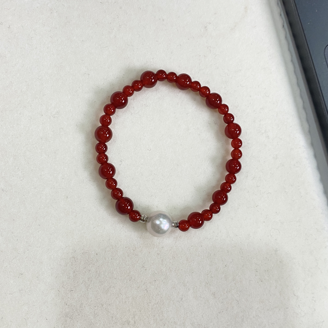 S190 简约经典精致优雅玛瑙珍珠单圈手链