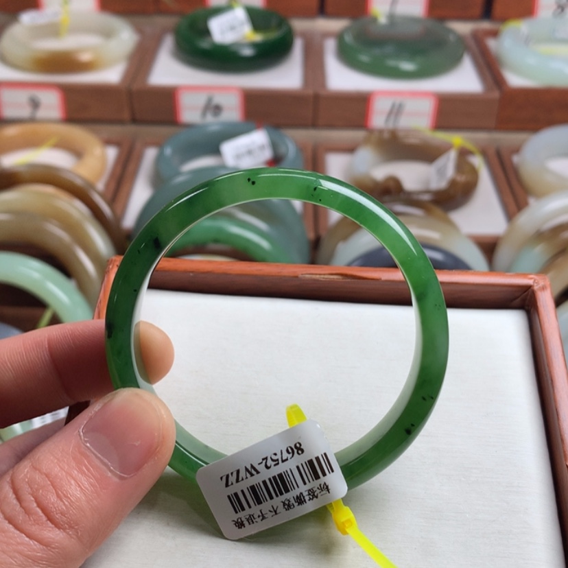 【闪购商品】和田玉手镯未镶嵌51