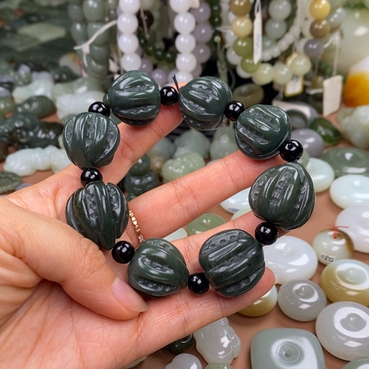 和田玉未镶嵌手链