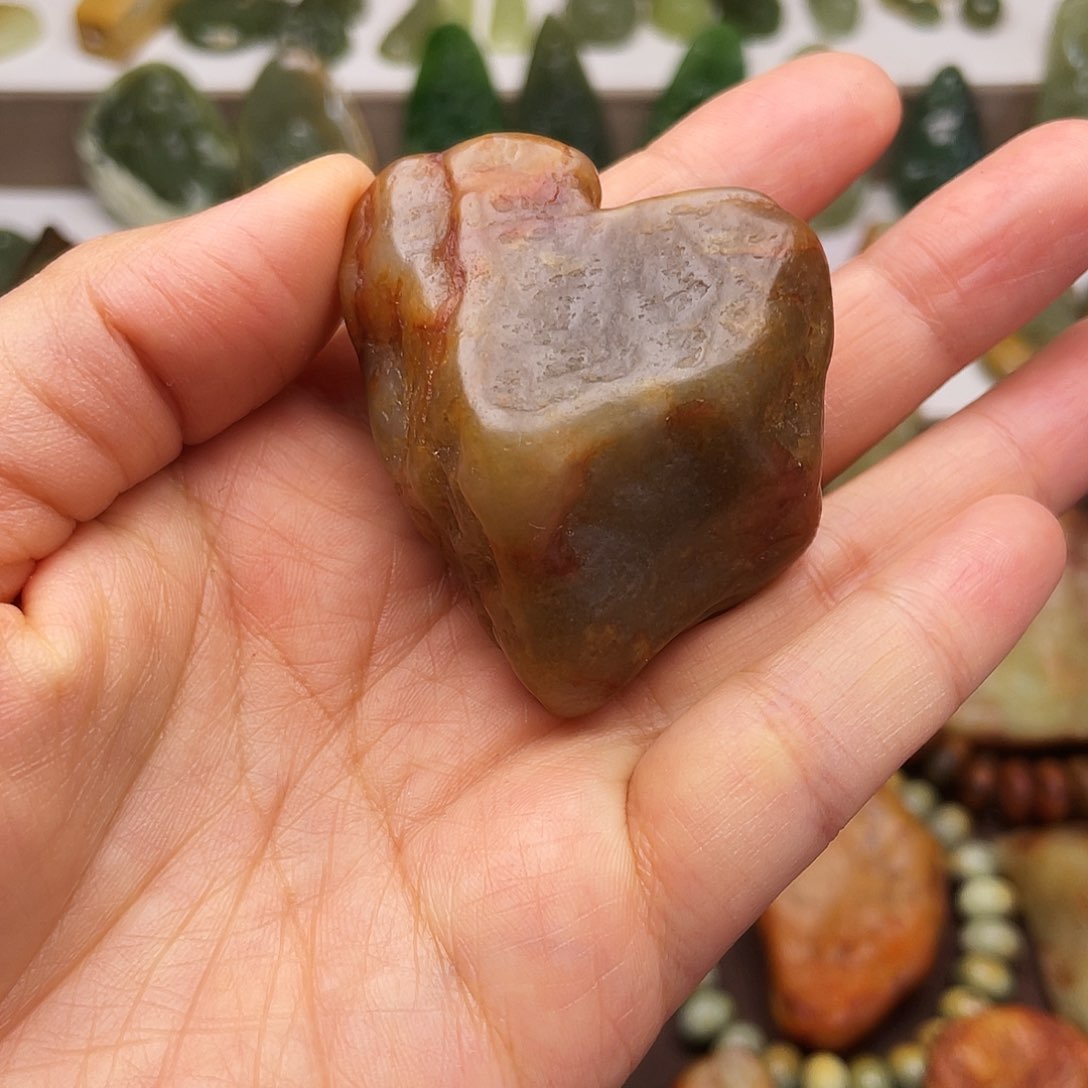 岫岩河磨玉（透闪石质玉）颈饰未镶嵌