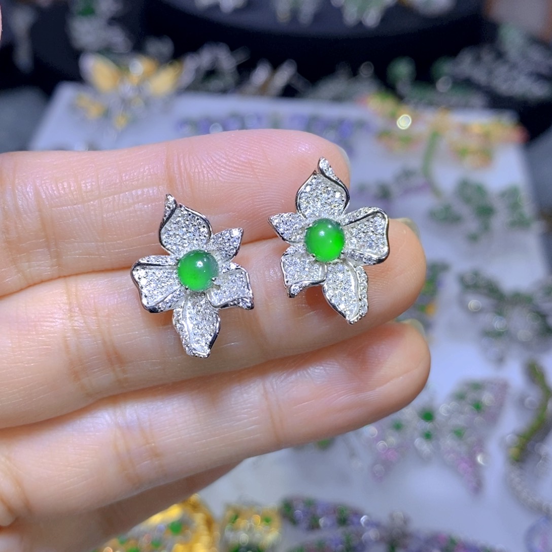 翡翠颈饰银S925镶嵌天然翡翠