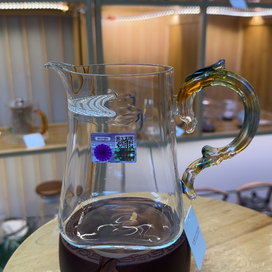 今***在禾器坤龙迷翠公道杯