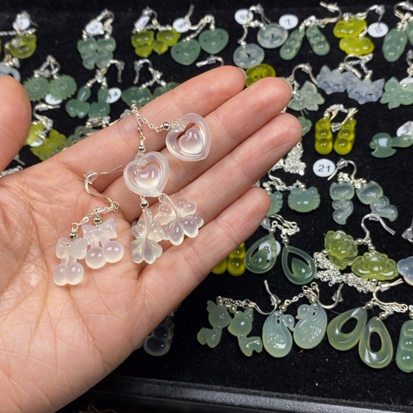 【闪购商品】蛇纹石玉挂件耳饰耳环项链未镶嵌猫**?
