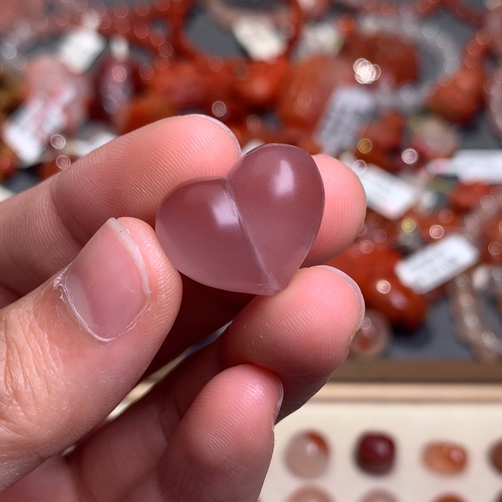 南红玛瑙未镶嵌珠宝半成品冰屁桃