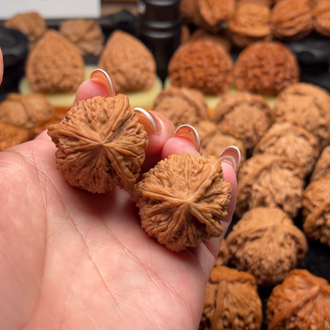 核桃把件南疆奔33