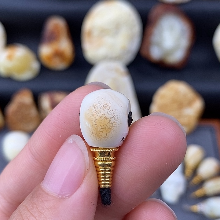 琥珀未镶嵌裸石11三通a863