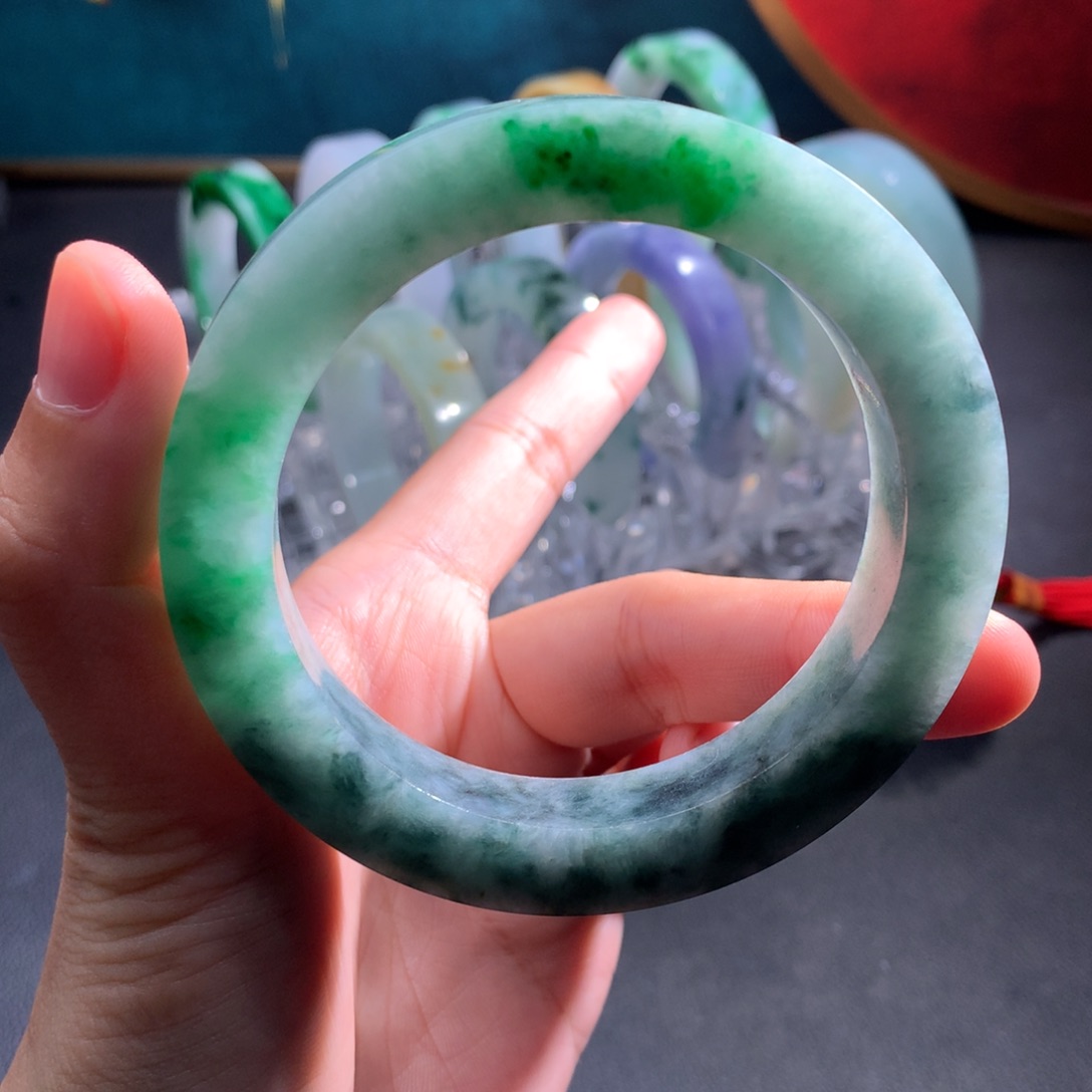 未镶嵌翡翠手镯定制翡翠