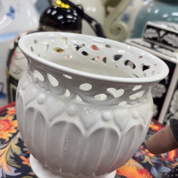 微瑕青花瓷器值得购买