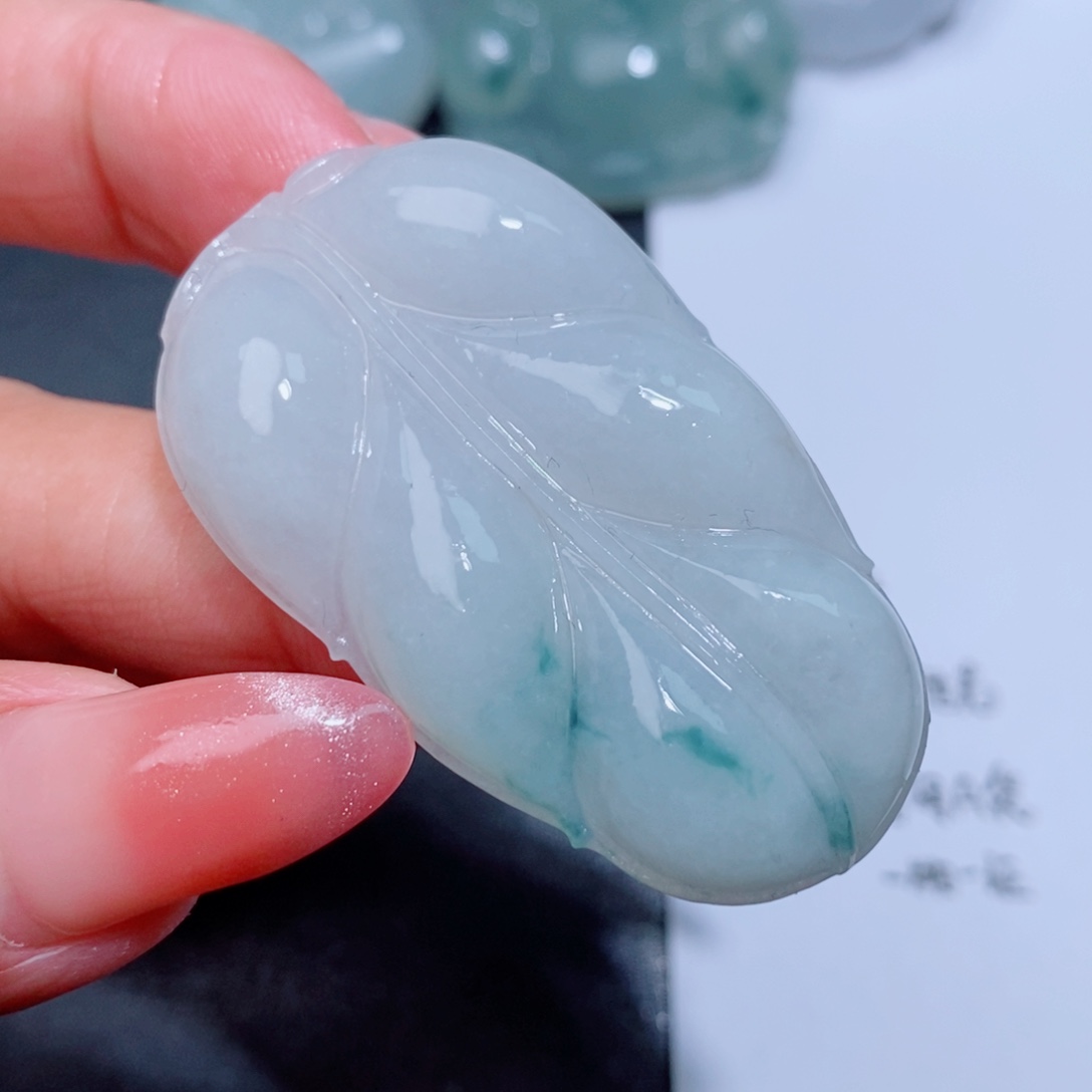 定制翡翠吊坠未镶嵌