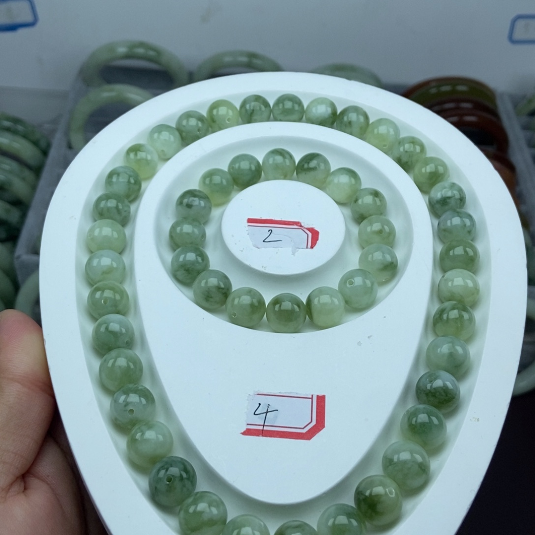 未镶嵌蛇纹石玉手链