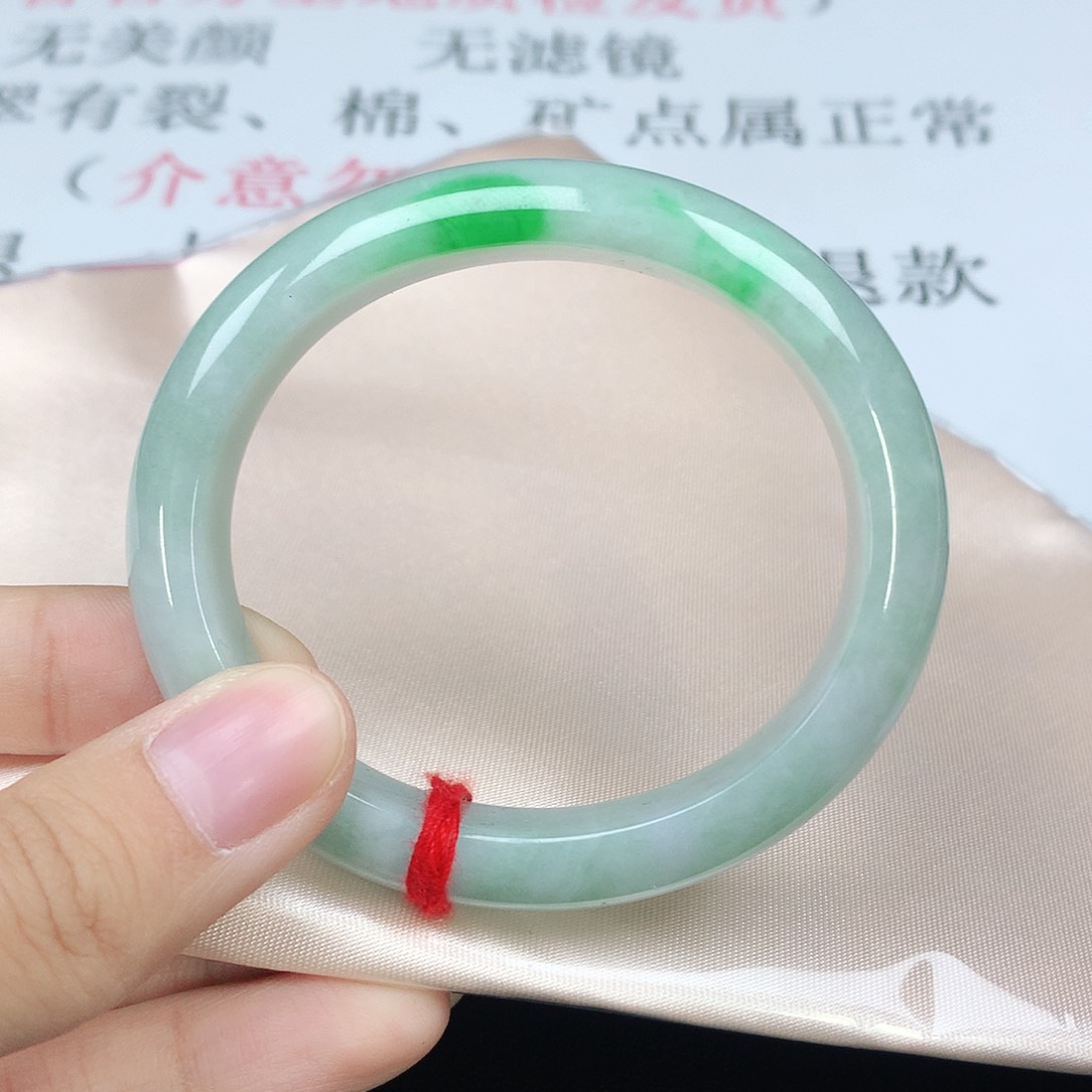 翡翠手镯未镶嵌5010贵