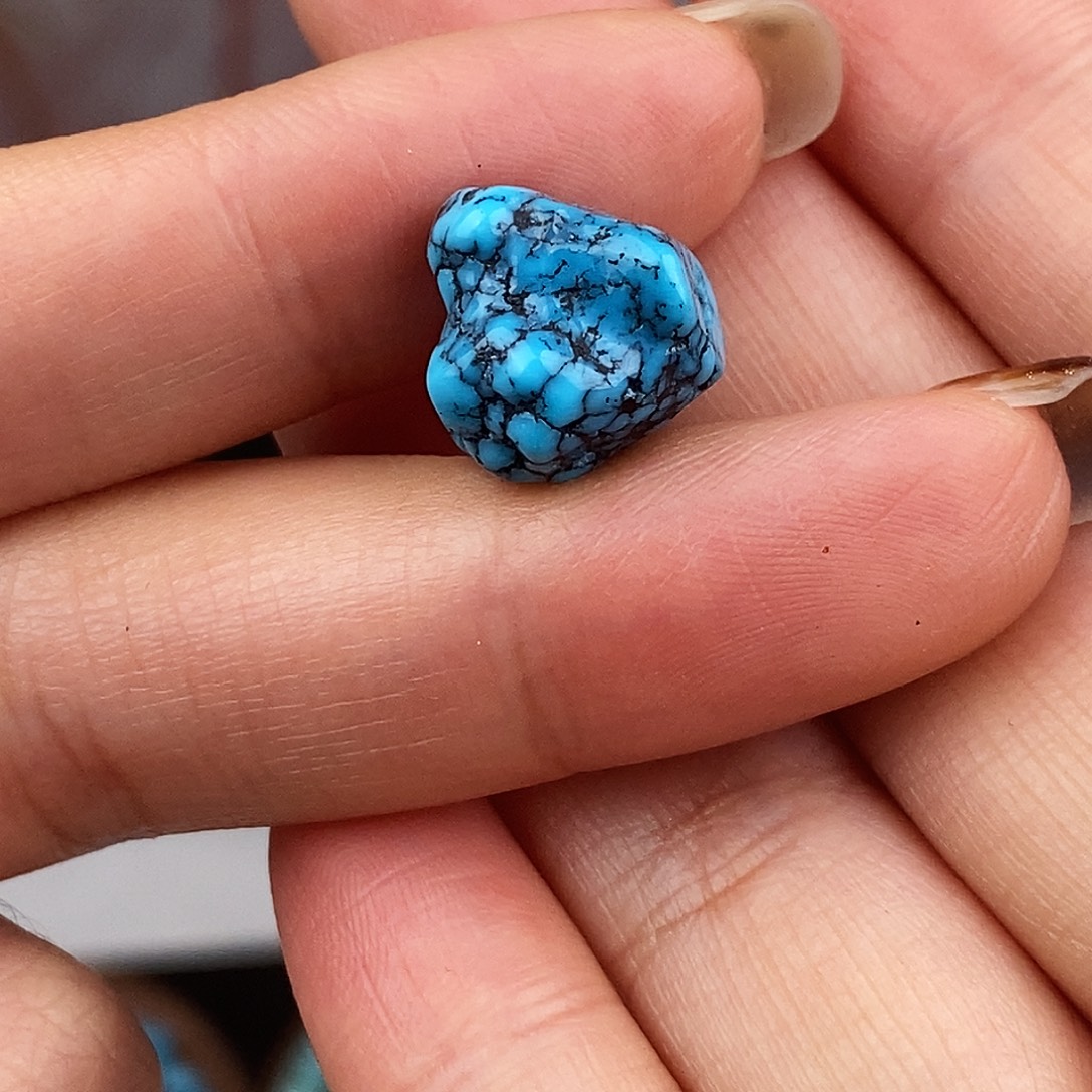 绿松石未镶嵌原矿