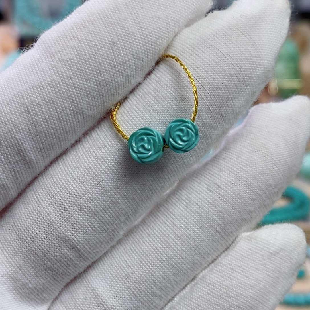 绿松石未镶嵌珠宝奇石