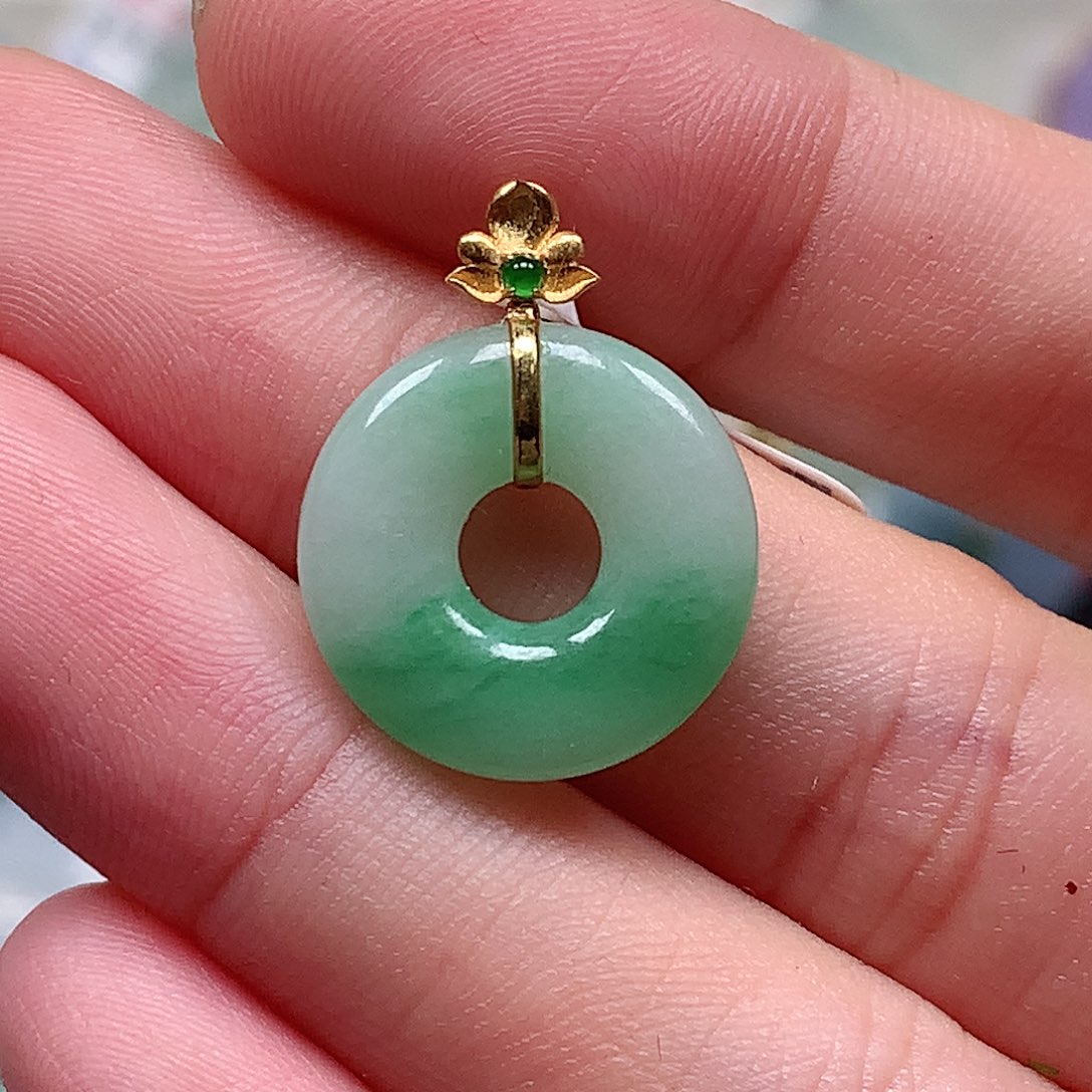 颈饰18K金镶嵌翡翠翡翠吊坠