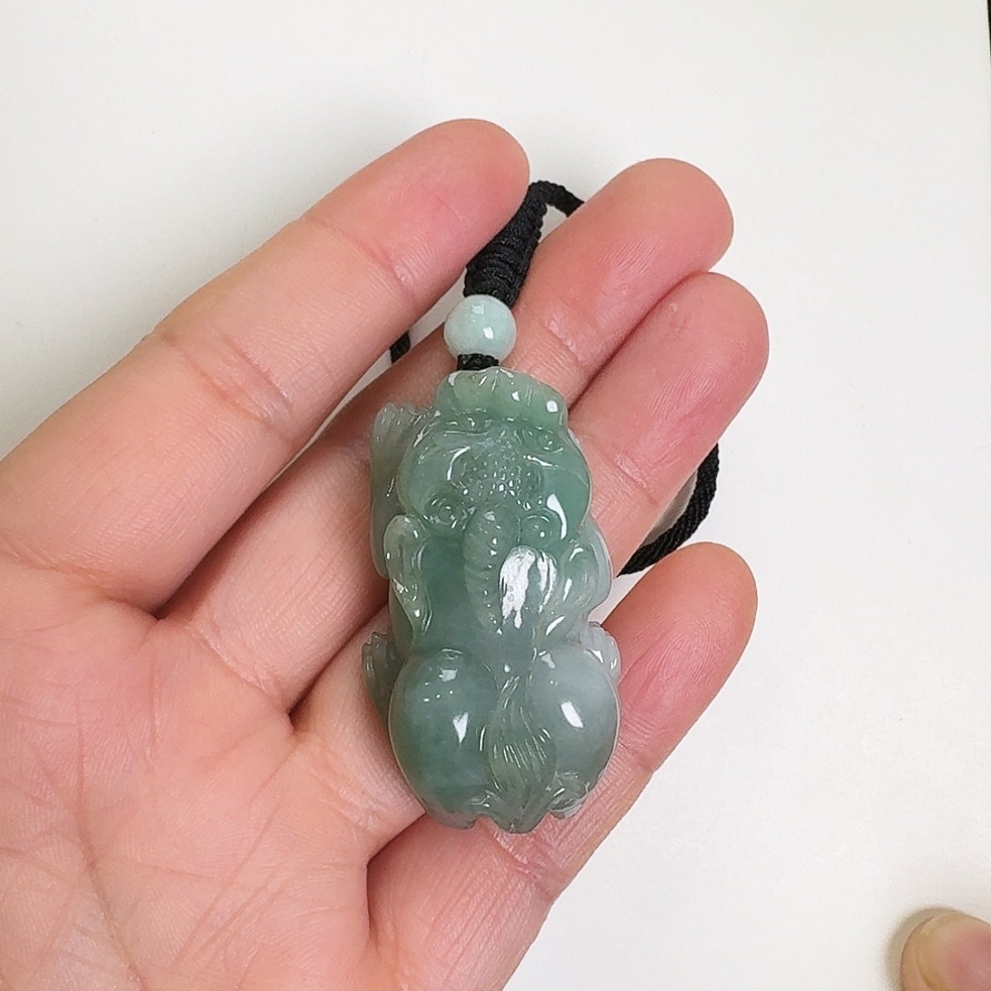 翡翠颈饰未镶嵌貔貅