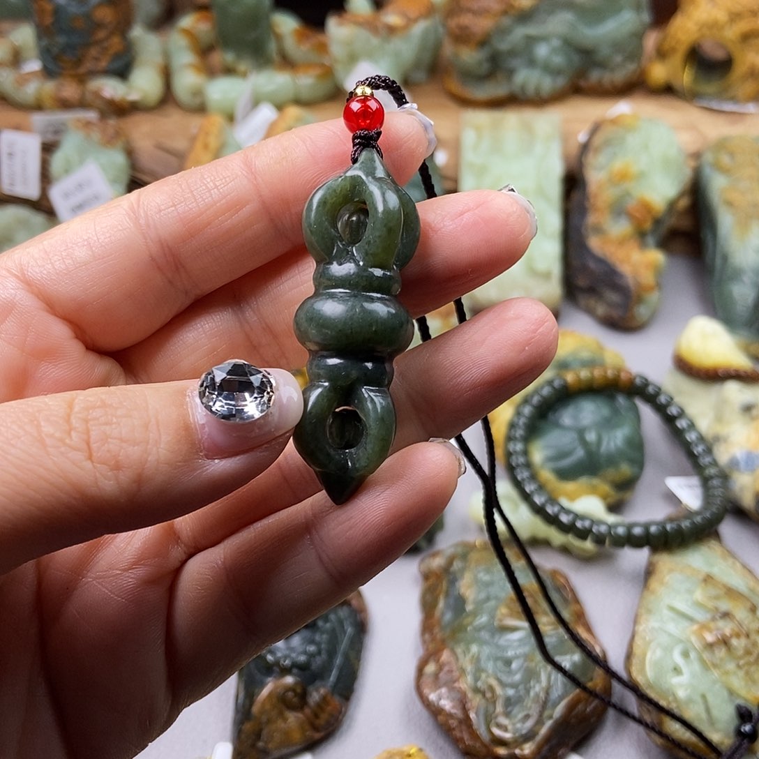 和田玉挂坠未镶嵌