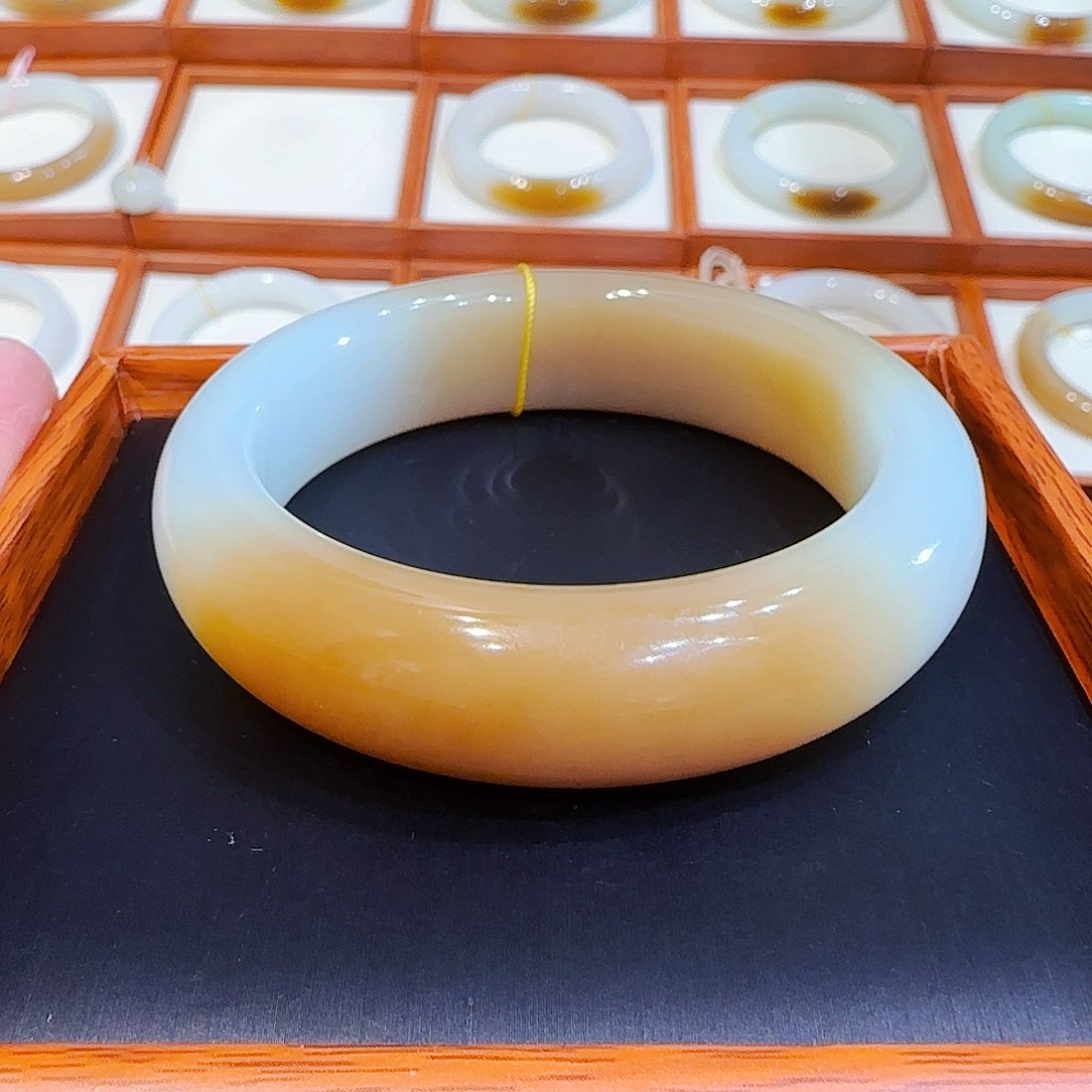 和田玉手镯未镶嵌且末天地糖52 53 54