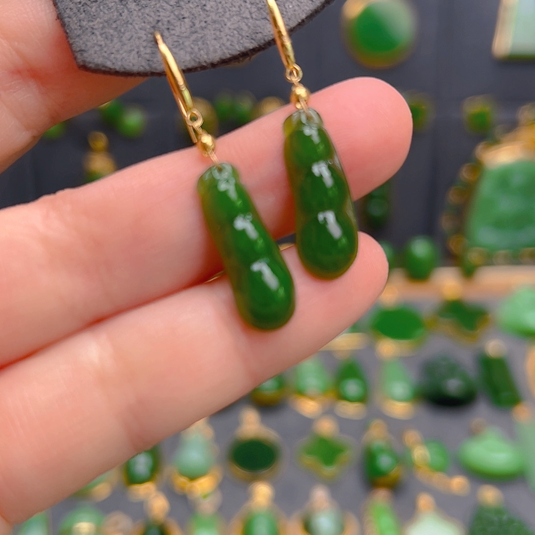 和田玉18K金镶嵌耳饰