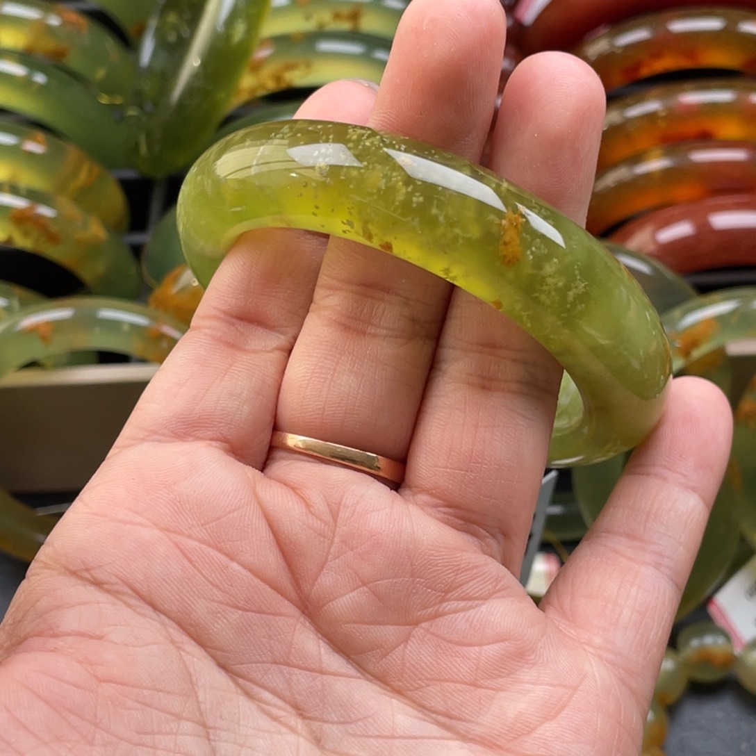 未镶嵌蛇纹石玉手镯