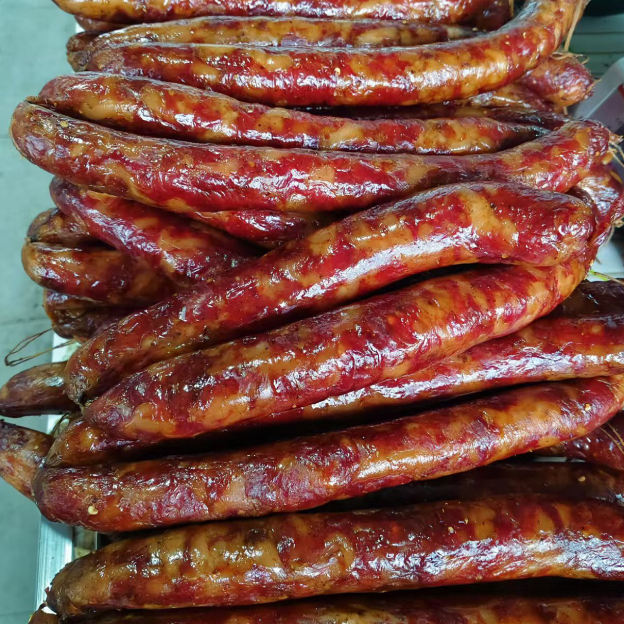 绿春特产柴火烟熏麻辣香肠郭聪明