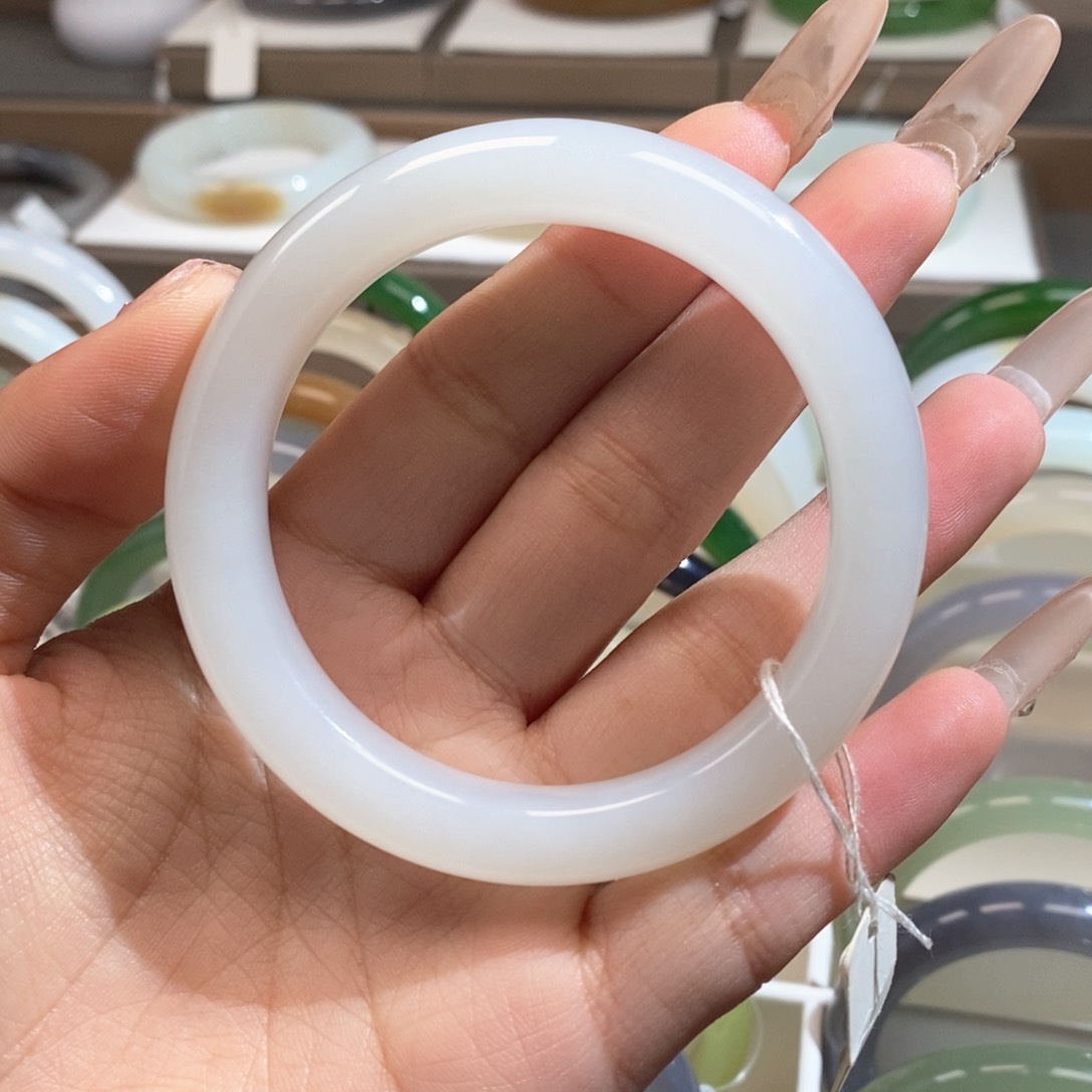 和田玉手镯未镶嵌青海白5455