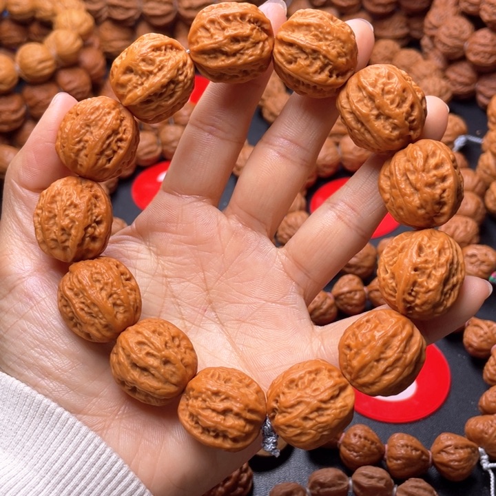 文玩核桃吊坠蜡皮方墩