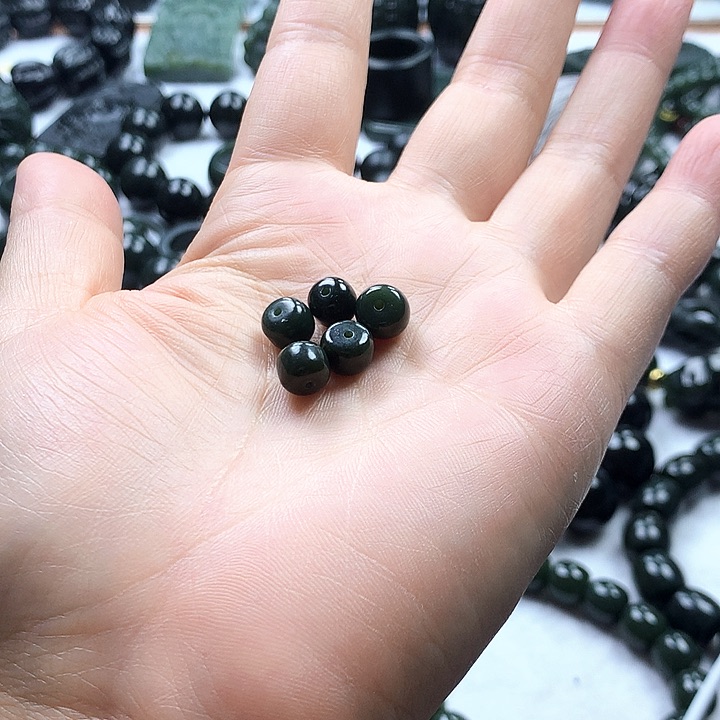 手链未镶嵌和田玉（青玉）李****o