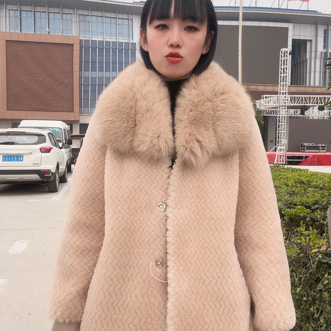 山羊毛米兜8888888888888