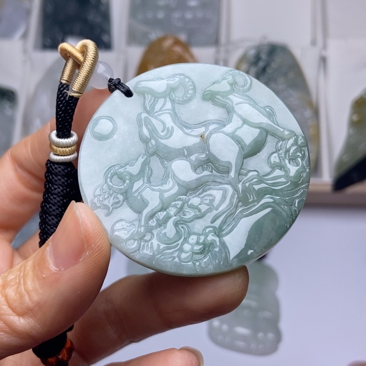 翡翠未镶嵌颈饰翡翠