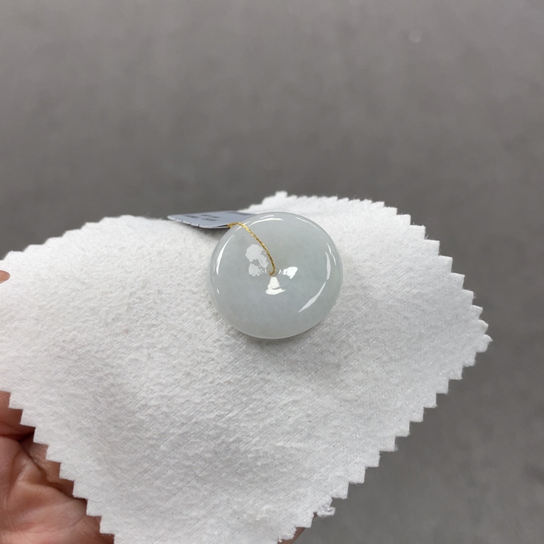 翡翠未镶嵌颈饰平安扣