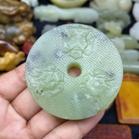 未镶嵌蛇纹石玉颈饰41