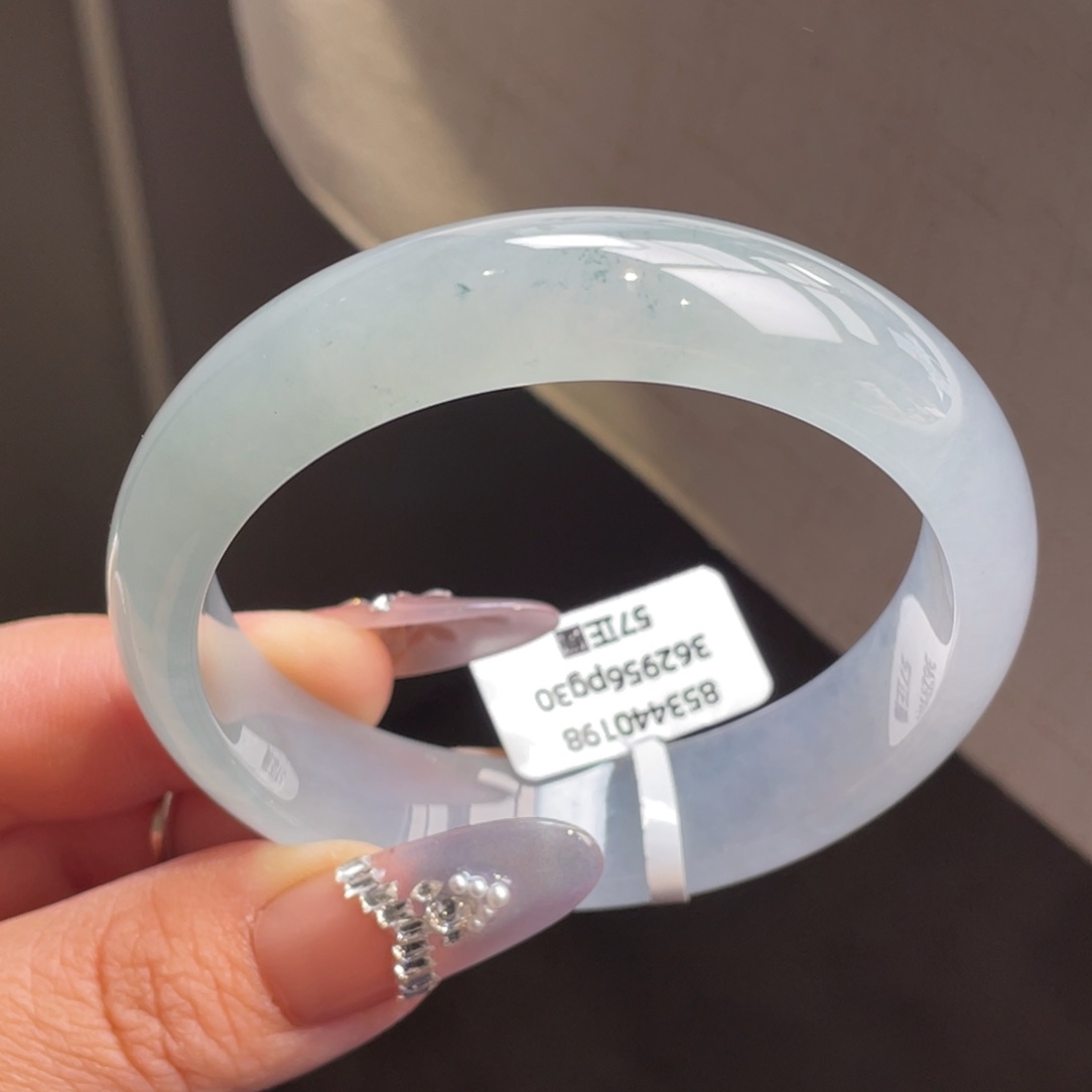 翡翠未镶嵌手镯【小万强推】冰蓝起微光正圈手镯